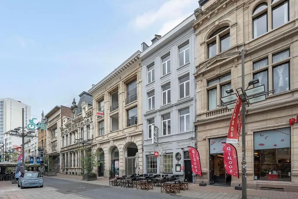 Cosy Penthouse In City Center contacts